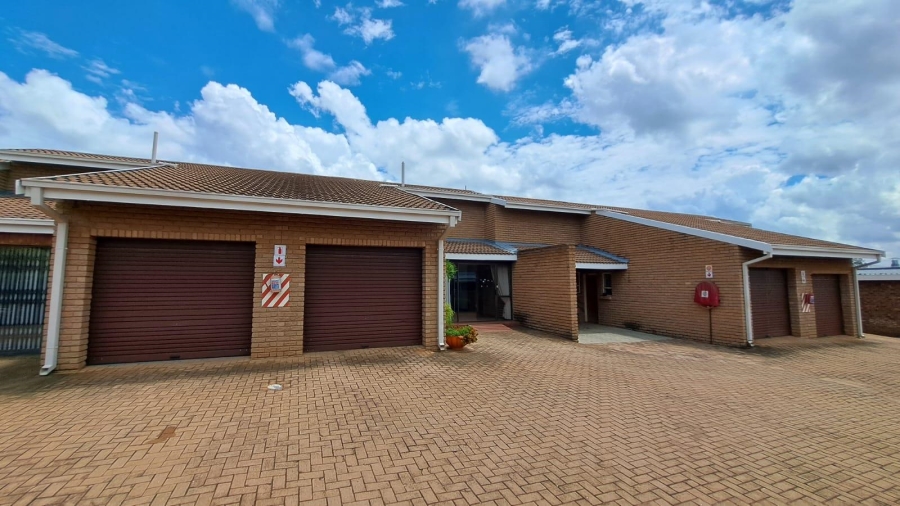 1 Bedroom Property for Sale in Oudorp North West